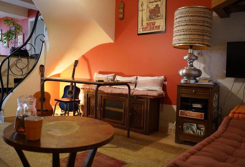 فندق صغير Lily à L Auberge