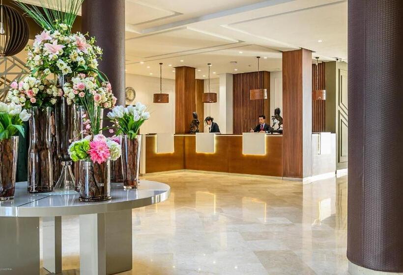 Hotel Playa Del Pacha Suites