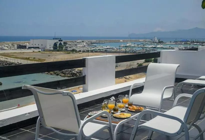 Hotelli Playa Del Pacha Suites