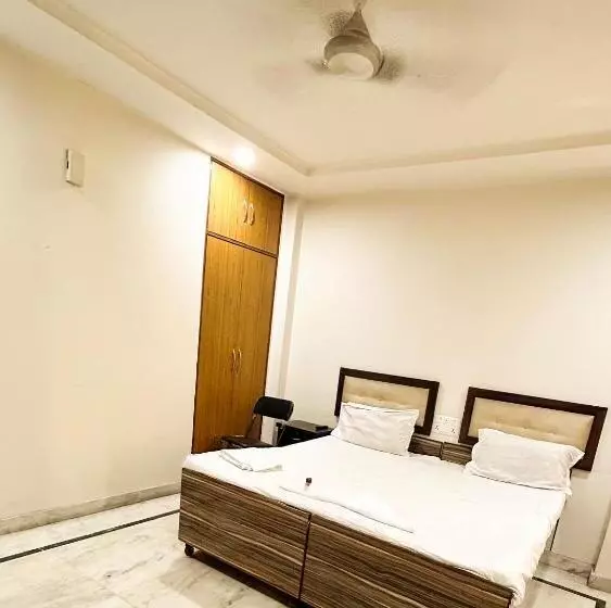 Hotelli Roomshala 095 Shyam Villa