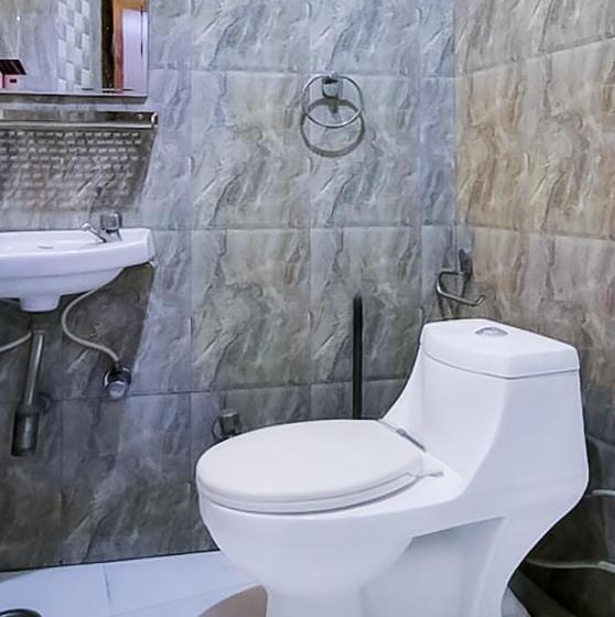 هتل Roomshala 095 Shyam Villa