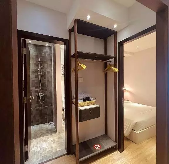 Oxy Suites 1 01 At Shop House Meisterstadt Pollux Habibie