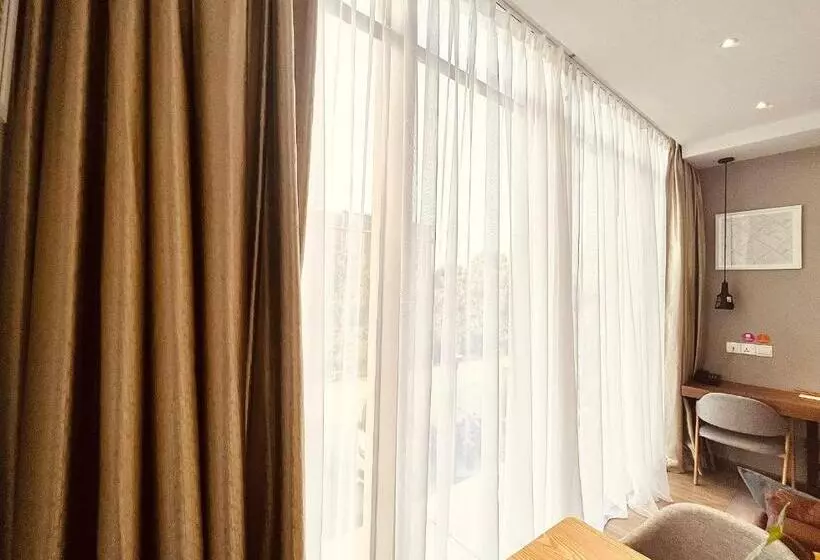 Oxy Suites 1 01 At Shop House Meisterstadt Pollux Habibie