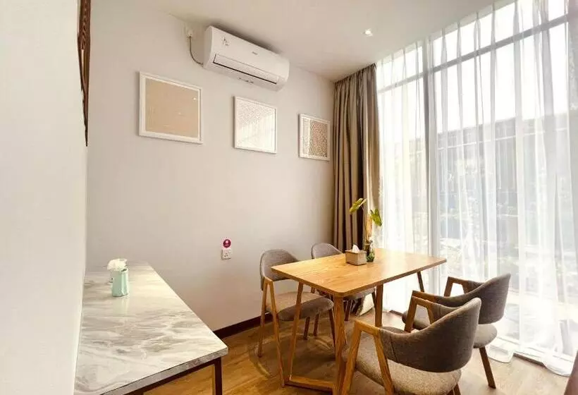 Oxy Suites 1 01 At Shop House Meisterstadt Pollux Habibie