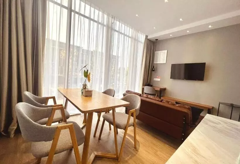 Oxy Suites 1 01 At Shop House Meisterstadt Pollux Habibie