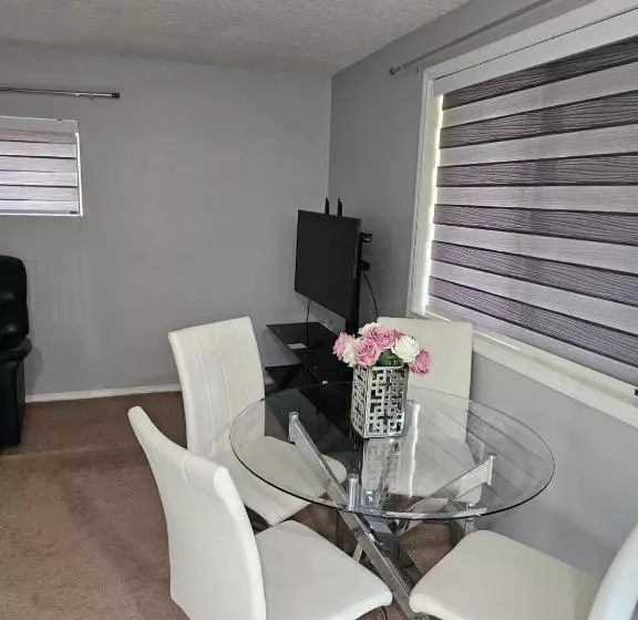 پانسیون Awesome Guest Suite