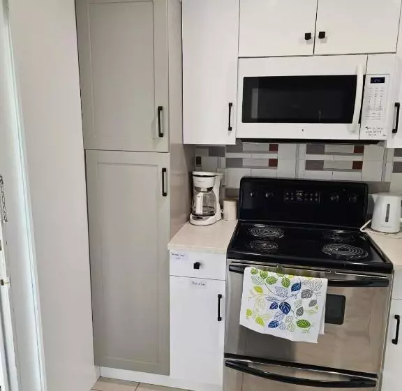 پانسیون Awesome Guest Suite