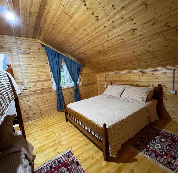 פנסיון Guesthouse Zgiboza