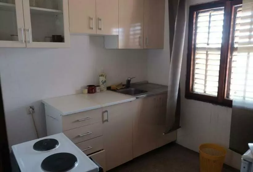 پانسیون Kite House, Shared Bathroom & Kitchen