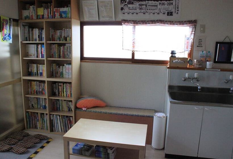 Guest House Hakodate Crossroad – Hostel