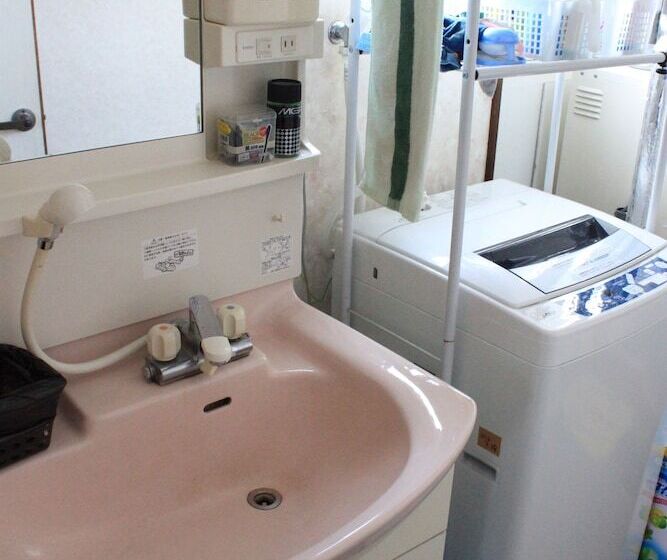 Guest House Hakodate Crossroad – Hostel