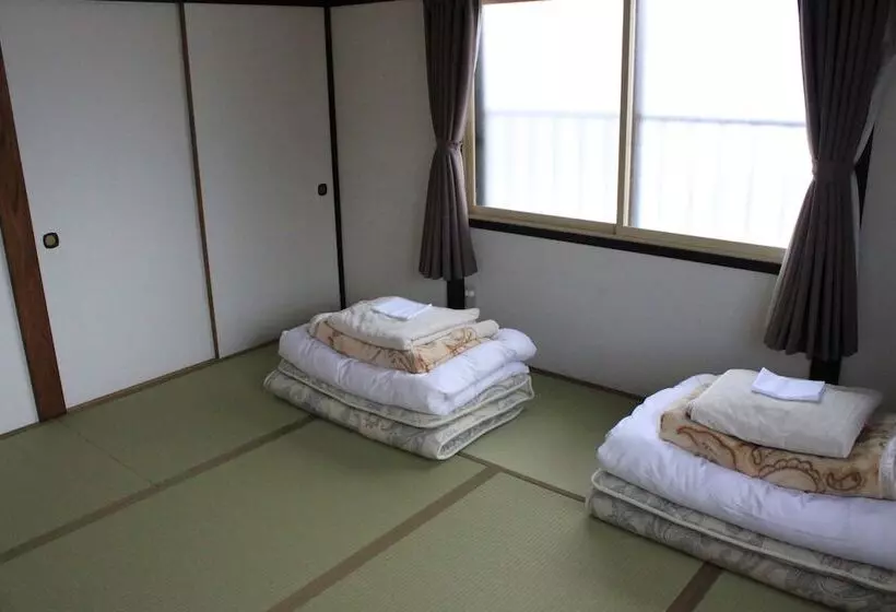 Guest House Hakodate Crossroad – Hostel