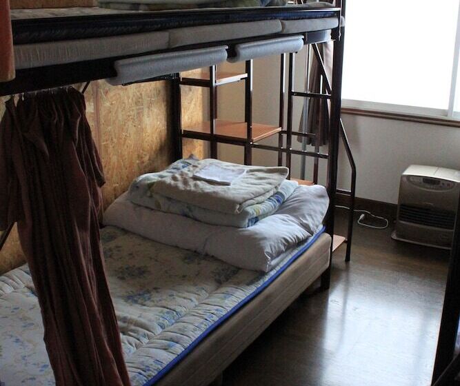 Guest House Hakodate Crossroad – Hostel