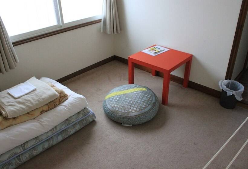 Guest House Hakodate Crossroad – Hostel