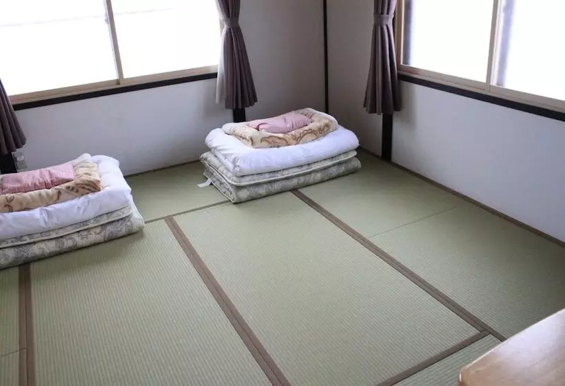 Guest House Hakodate Crossroad – Hostel