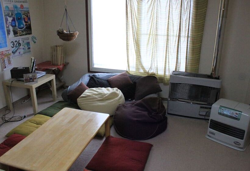 Guest House Hakodate Crossroad – Hostel