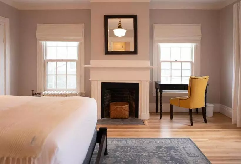 تختخواب و صبحانه Onesixtyfive, The Inn On Park Row