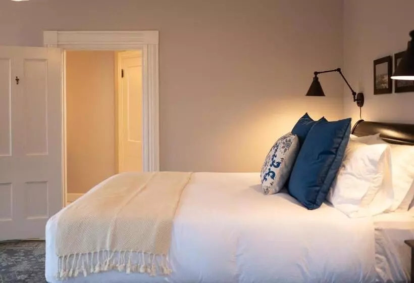 تختخواب و صبحانه Onesixtyfive, The Inn On Park Row