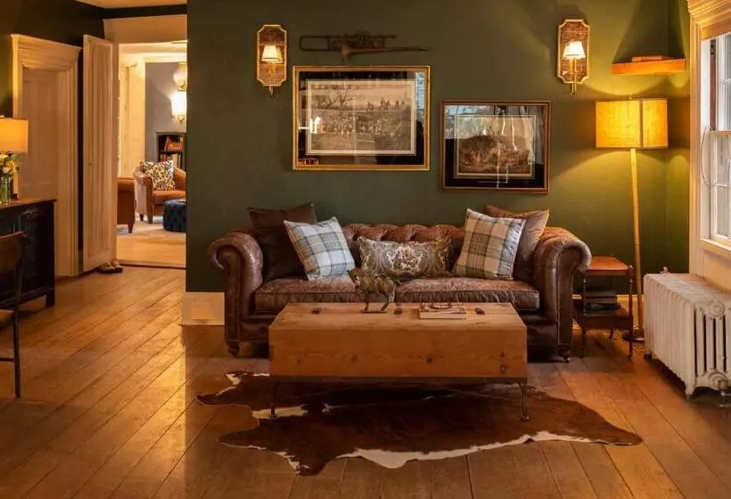 تختخواب و صبحانه Onesixtyfive, The Inn On Park Row