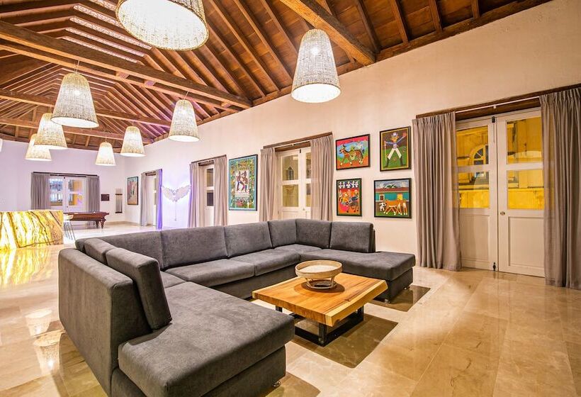 Beautiful Downtown Toronto Condo