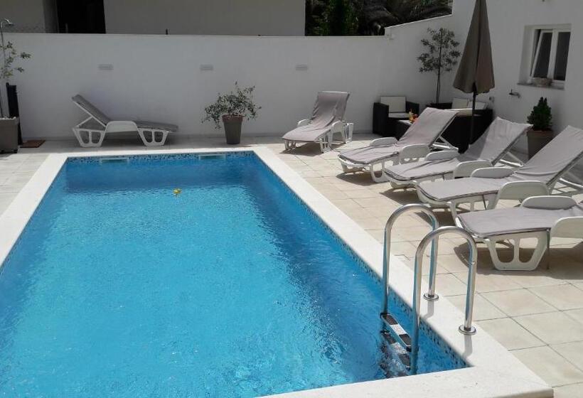 فندق Apartments Batur