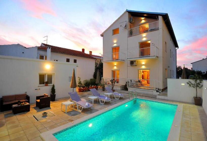 فندق Apartments Batur