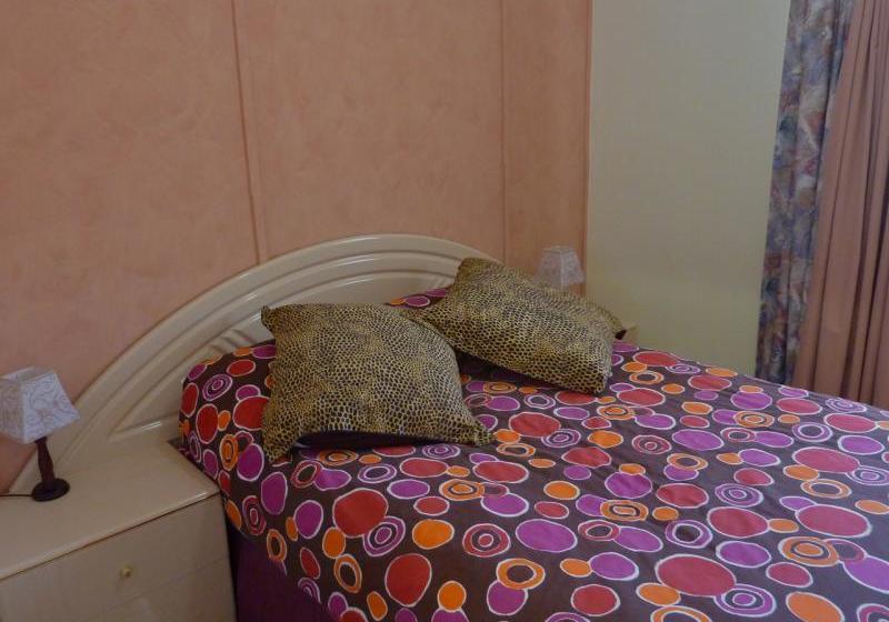 Отель Durras Lake North Holiday Park