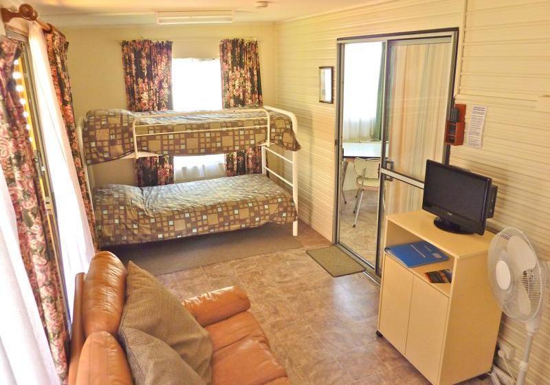 Отель Durras Lake North Holiday Park