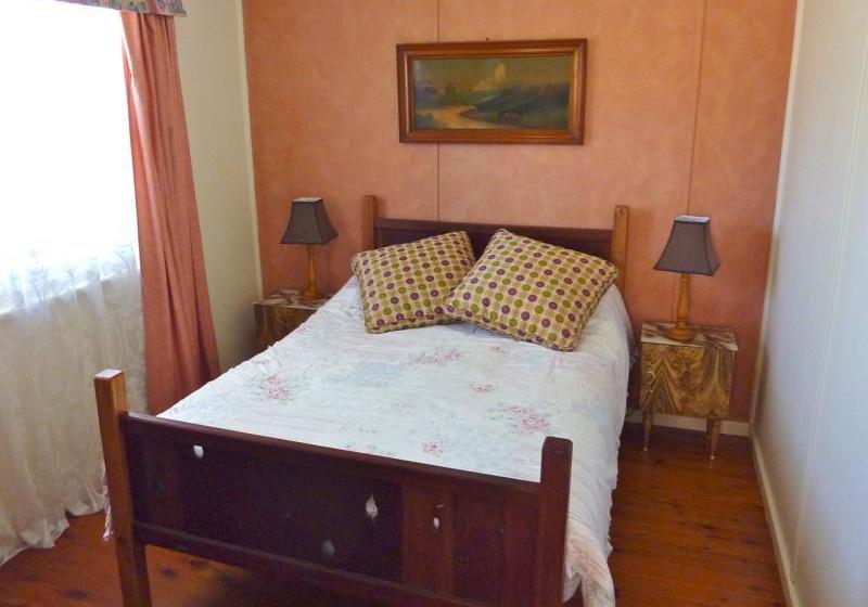 Отель Durras Lake North Holiday Park