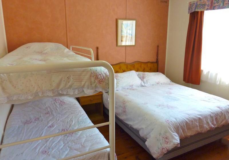 Отель Durras Lake North Holiday Park