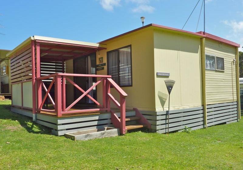 Отель Durras Lake North Holiday Park