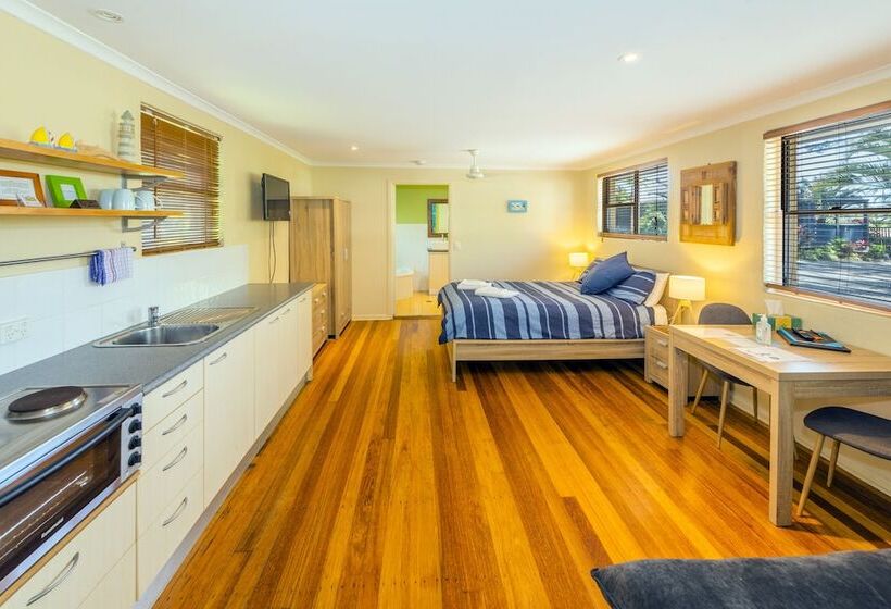 בית מלון כפרי Safety Beach Ocean Bungalows