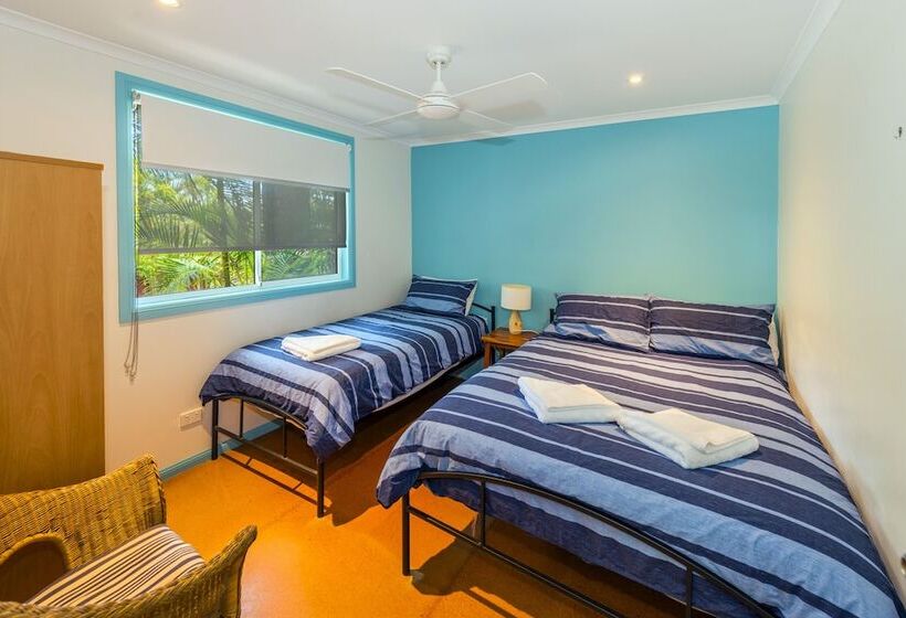 בית מלון כפרי Safety Beach Ocean Bungalows