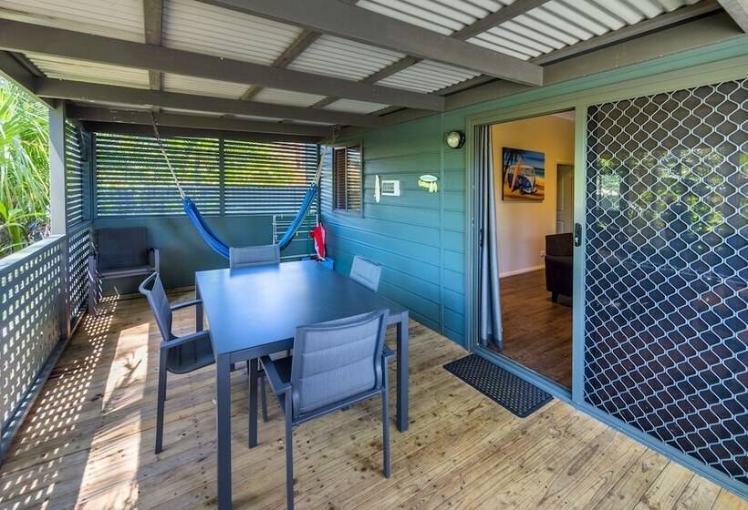 בית מלון כפרי Safety Beach Ocean Bungalows