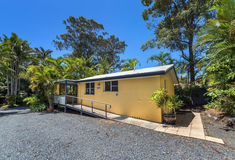 בית מלון כפרי Safety Beach Ocean Bungalows