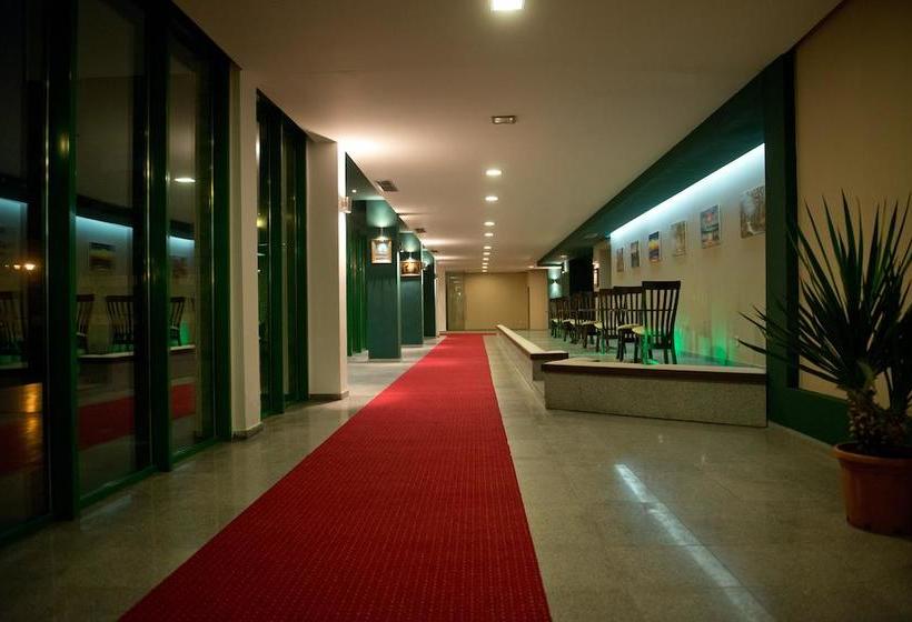 ホテル & Medspa Siret