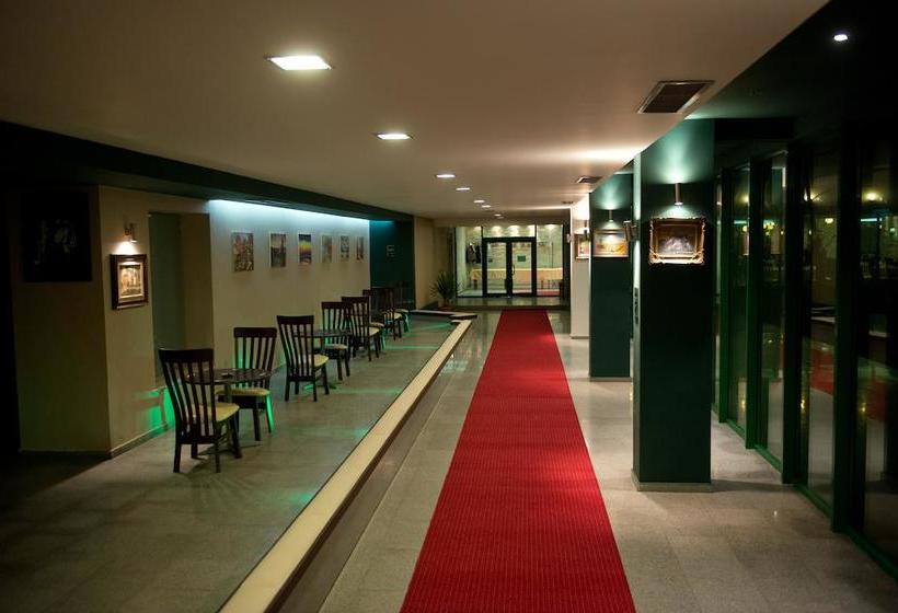 ホテル & Medspa Siret