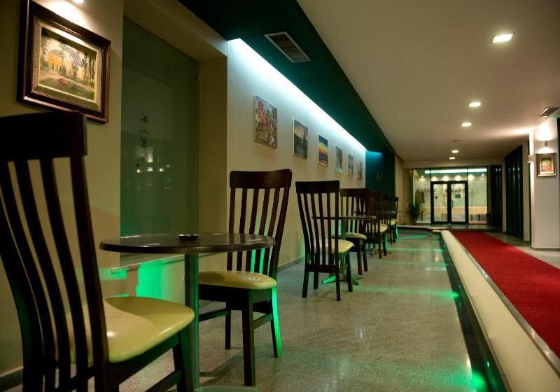 ホテル & Medspa Siret