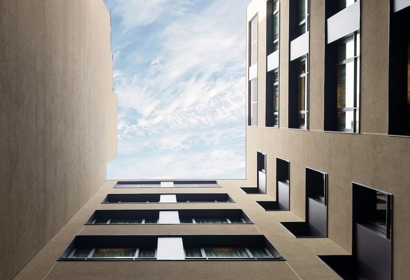 Отель The Corner