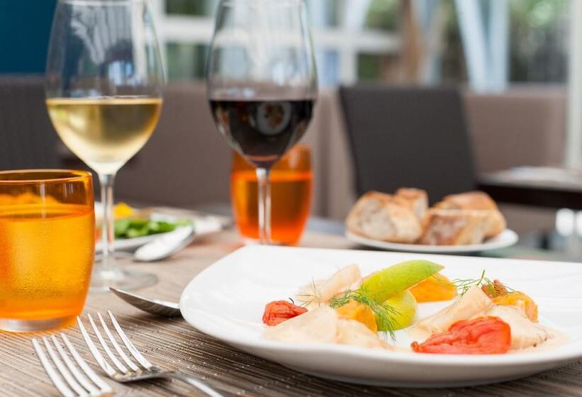 Отель Hôtel De La Plage