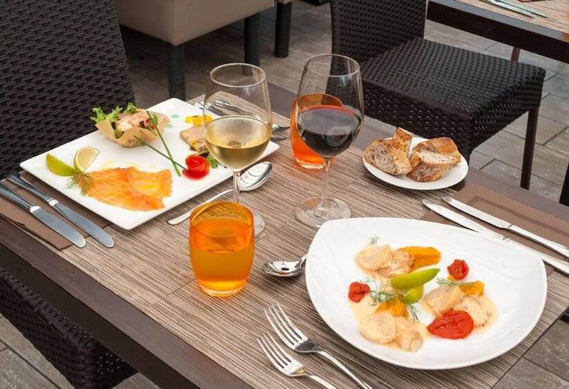 Отель Hôtel De La Plage