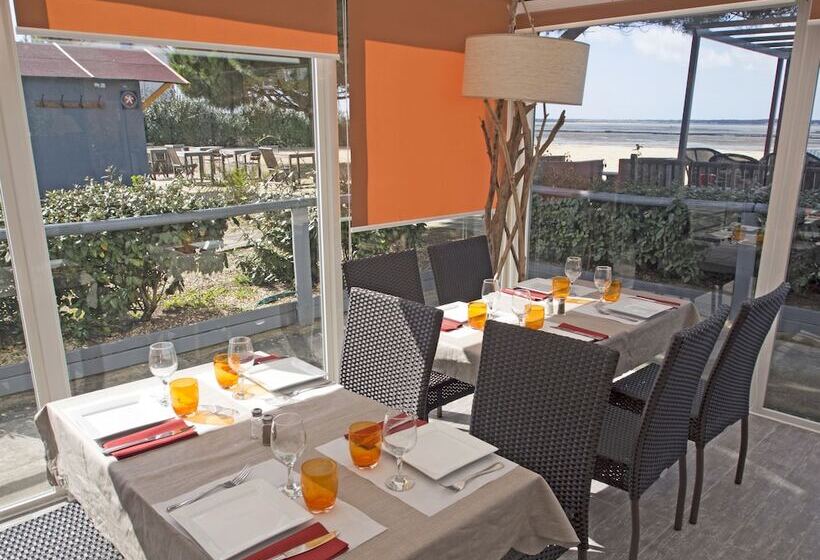 Отель Hôtel De La Plage