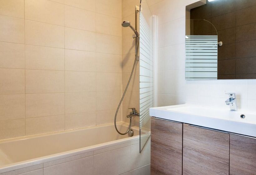 Отель Hôtel De La Plage