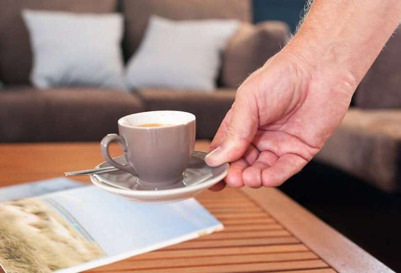 Отель Hôtel De La Plage