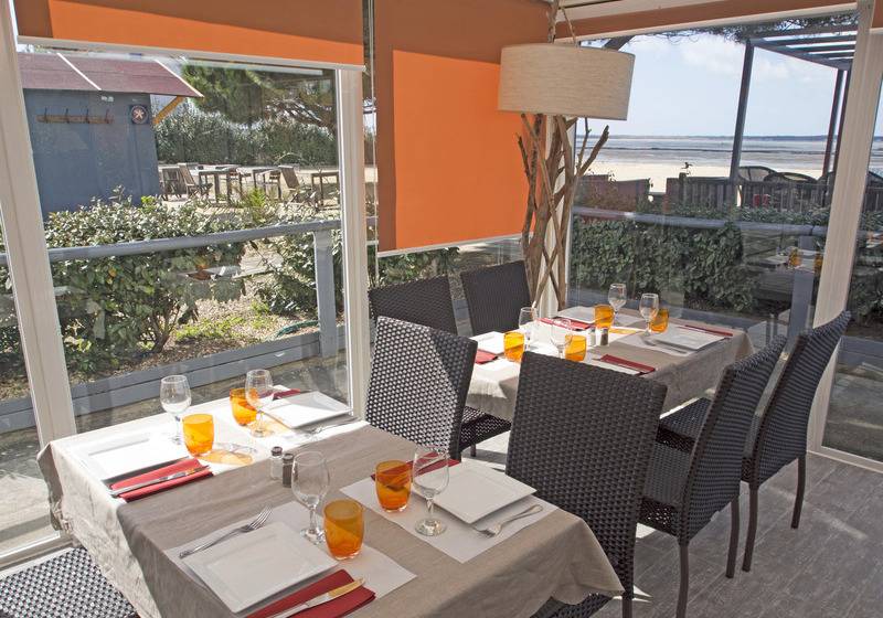 Отель Hôtel De La Plage