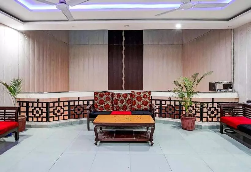 Hotelli Capital O Bk House