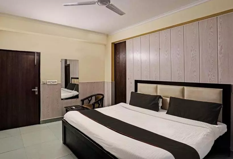 Hotelli Capital O Bk House