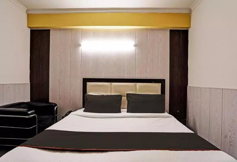 Hotelli Capital O Bk House