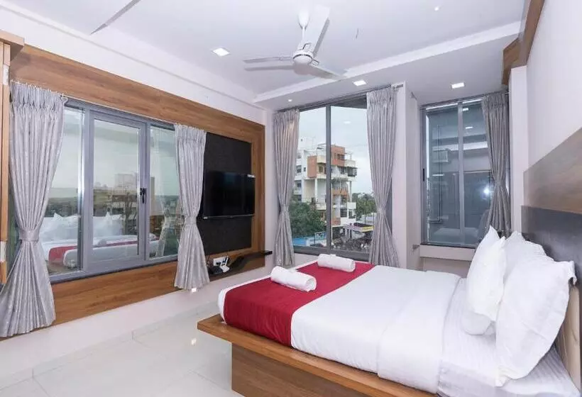 Hotelli Chiranjeevi Kolhapur