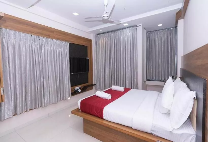 Hotelli Chiranjeevi Kolhapur